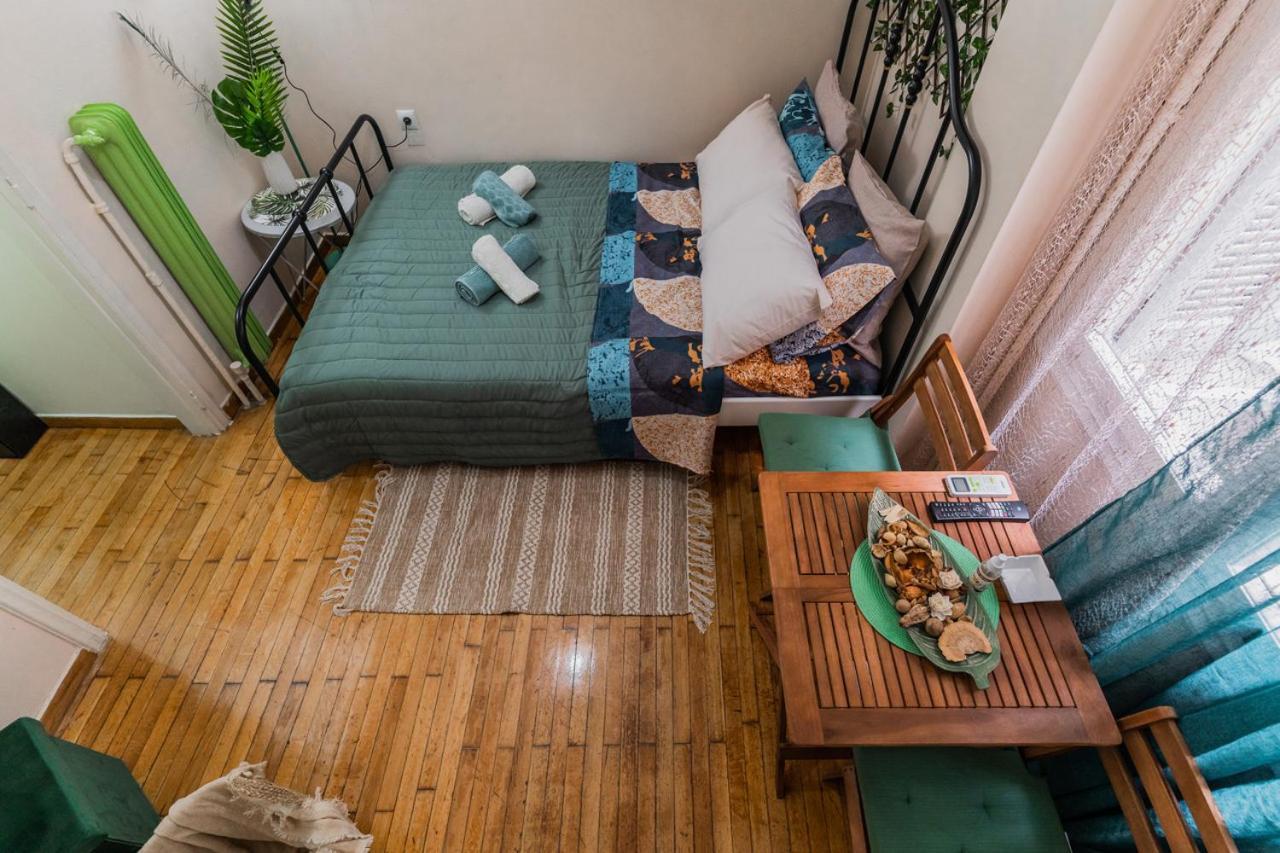 Green Boho Apartment Athens Exterior photo