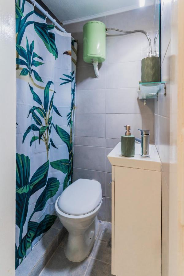 Green Boho Apartment Athens Exterior photo